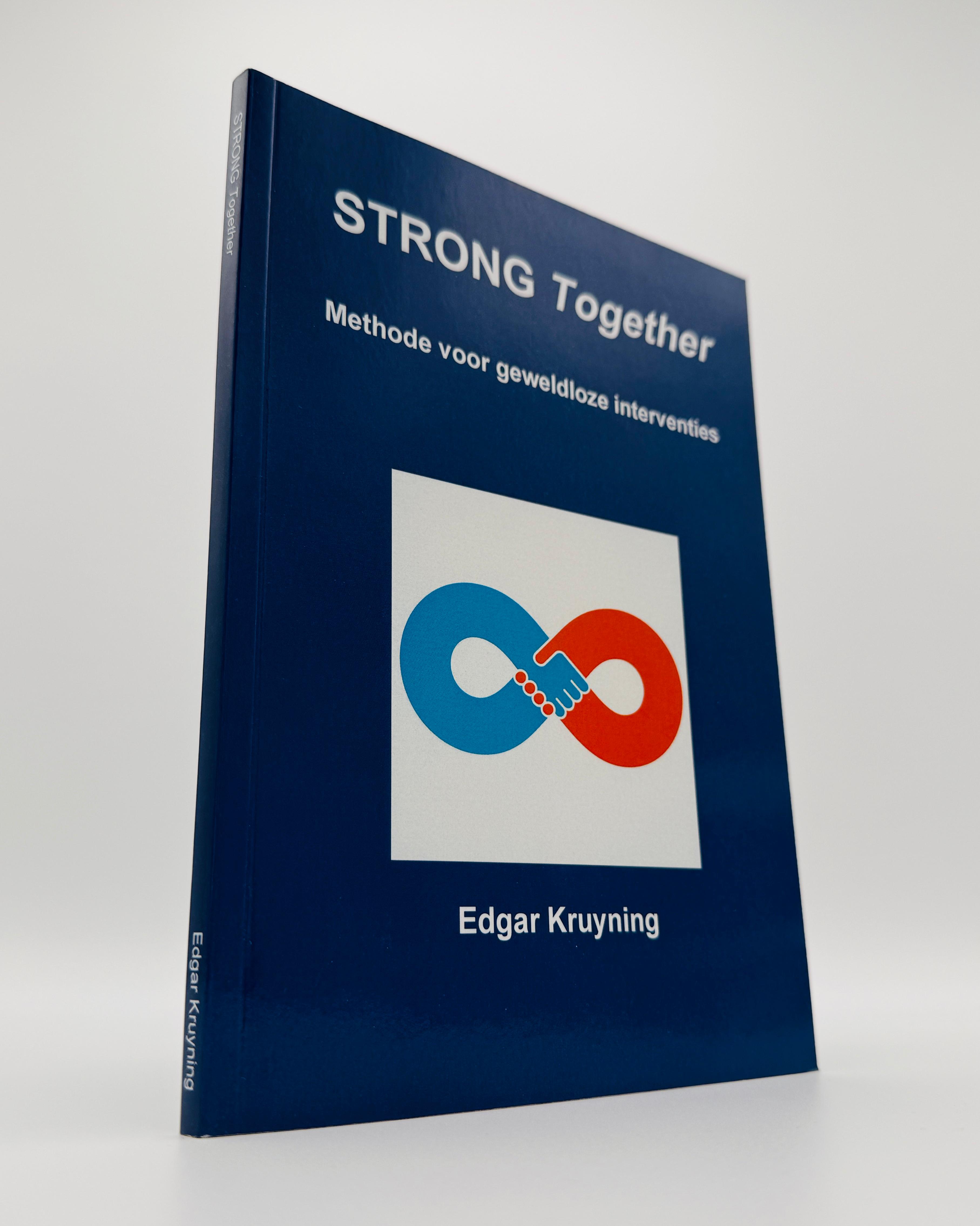 Strong Together - afbeelding 1